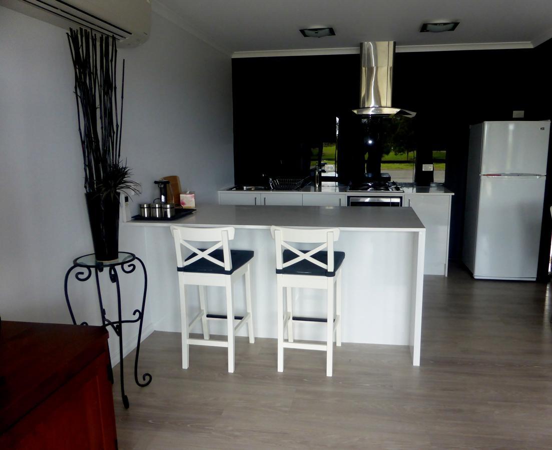Lure Bed And Breakfast Норманвилль Экстерьер фото